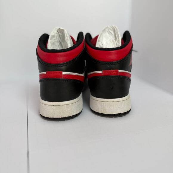 The Air Jordan 1 Mid 'Black Fire Red' (554725-079) - Picture 5 of 7